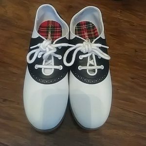 Saddle shoes
